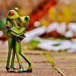 FROGS IN LOVE Poster