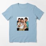 3 Sellecks and a baby Essential T-Shirt