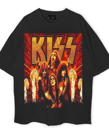 Kiss Oversized T-Shirt