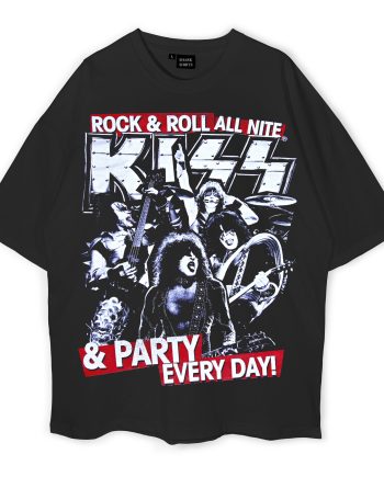 Kiss Oversized T-Shirt