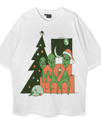 Skowi Alien Christmas Oversized T-Shirt