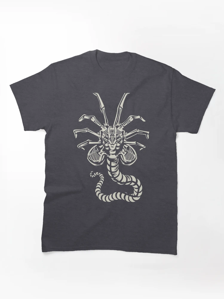 Alien Facehugger Minimalist Line Art Sci-Fi Graphic T-Shirt